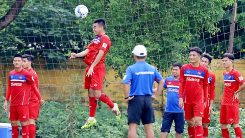HLV Park Hang-seo lo vá hàng thủ U23 Việt Nam