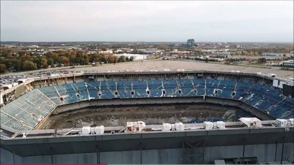 Sân vận động Mỹ đứng nguyên sau khi bị cho nổ mìn