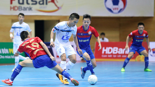 Thái Sơn Nam (áo trắng) tiếp tục chứng tỏ sức mạnh của mình ở giải futsal Cúp quốc gia HDBank 2017
