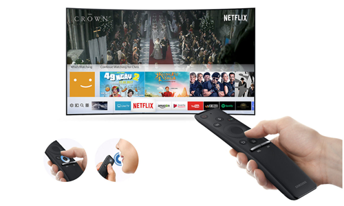 Một chiếc Smart TV có tính năng tìm kiếm bằng giọng nói