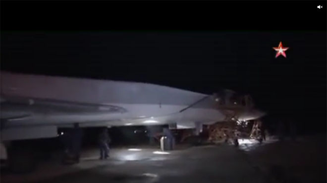 Sáu oanh tạc cơ tầm xa Nga hợp sức không kích IS