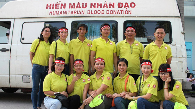 Tập thể cán bộ, nhân viên Cty CP Nhựa Rạng Đông háo hức chờ hiến máu Chủ nhật đỏ lần thứ 9 năm 2017. 