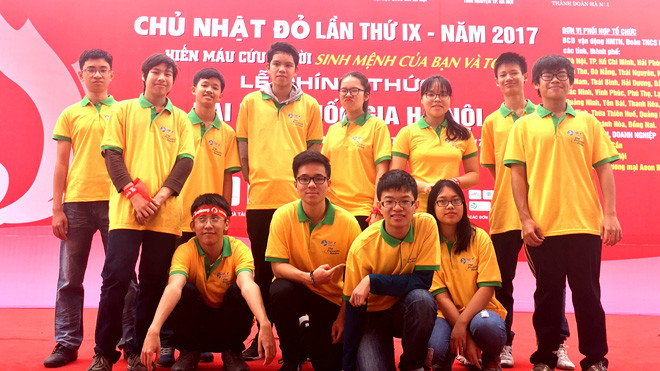 CLB Tình nguyện iStar tại Chủ nhật Đỏ