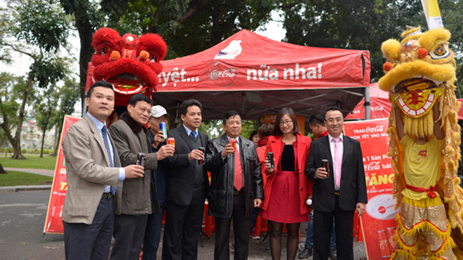 Tưng bừng khai mạc hội chợ đồ và hàng tiêu dùng chào xuân 2017 