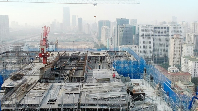 Tòa tháp B dự án Imperia Garden đang hoàn thiện khâu cuối cùng để cất nóc 
