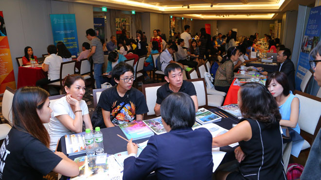 Ngày hội tuyển sinh du học quốc tế 2016 do ILA tổ chức đã thu hút đông đảo phụ huynh và học sinh tham gia