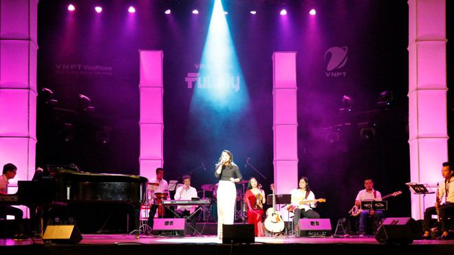 Diva Hồng Nhung, Mỹ Linh thăng hoa trong đêm nhạc tri ân khách hàng của VinaPhone 