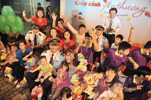 CEO Vietjet: 'Hãy sống tốt và nghĩ tới cộng đồng'