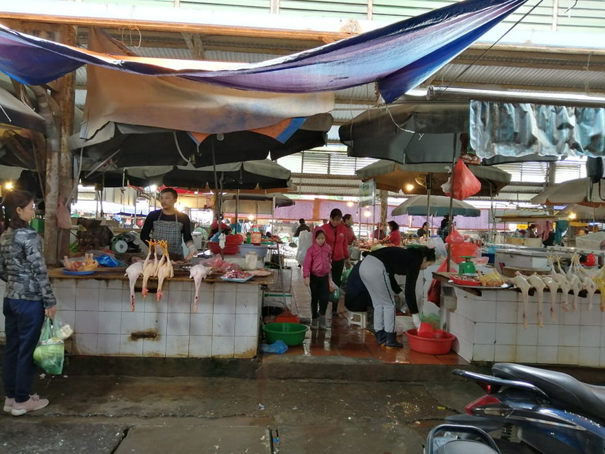 Sát Tết dương lịch, thực phẩm tăng giá theo giá thịt lợn. 