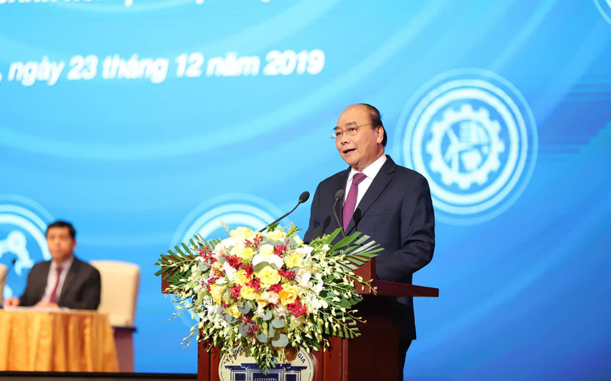 Thủ tướng Nguyễn Xuân Phúc đối thoại với DN. Ảnh Như Ý 