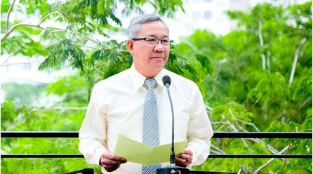 Thầy giáo Tạ Quang Sum