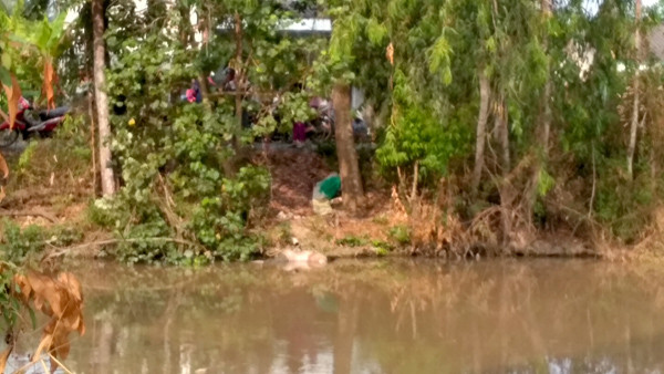 Thi thể nạn nhân được phát hiện đang nổi lập lờ dưới kênh Năng.