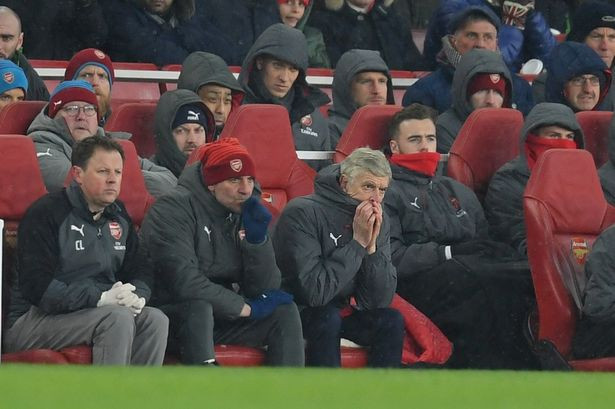 Hai lần thảm bại trước Man City, HLV Wenger vẫn cãi cùn