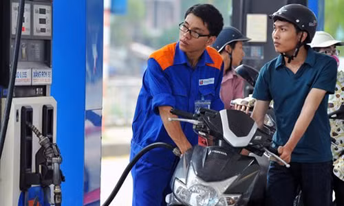Giá xăng sẽ điều chỉnh ngày mai.
