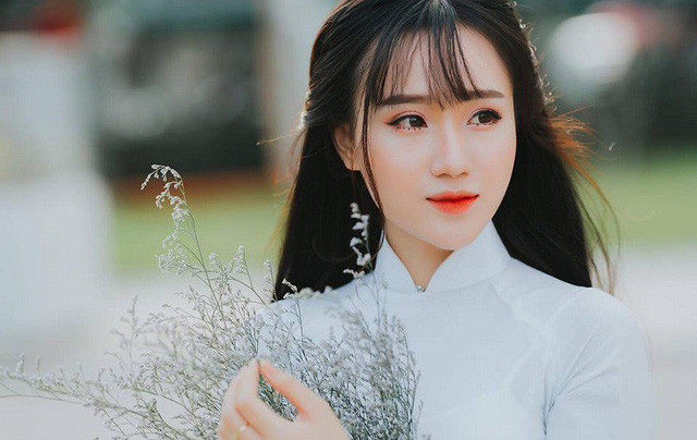 'Hot girl ảnh thẻ' học giỏi, làm người mẫu kiếm 20 triệu đồng/tháng