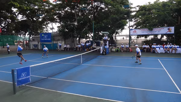 Các vận động viên thi đấu