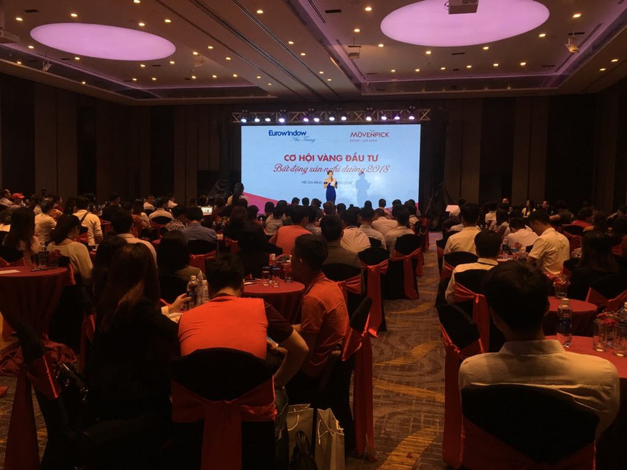 Hàng trăm khách hàng quan tâm tìm hiểu, đầu tư vào dự án Mövenpick Resort Cam Ranh