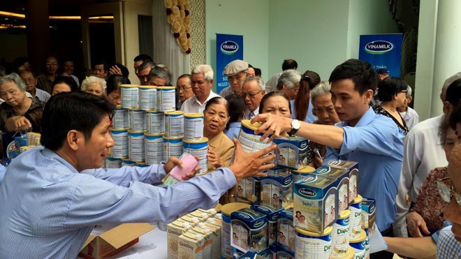 Người tiêu dùng rất quan tâm đến các sản phẩm dinh dưỡng đặc biệt cho người cao tuổi của Vinamilk.