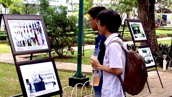 Triển lãm ảnh tư liệu – thời sự 40 năm ngành điện Miền Nam 