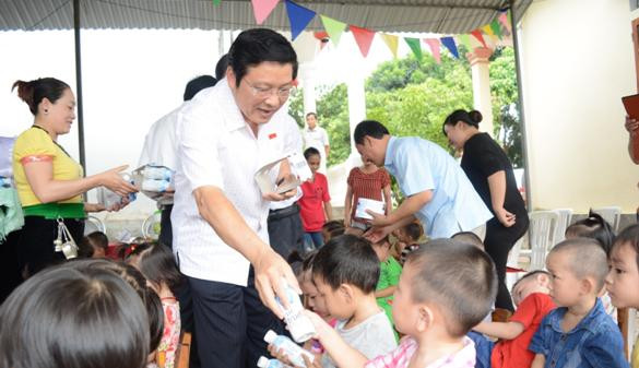 Sữa học đường TH true MILK đến với học sinh nghèo xứ Nghệ