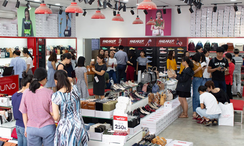 Ai cũng muốn sở hữu giày túi tại “Thiên đường săn sale” với ưu đãi khủng.