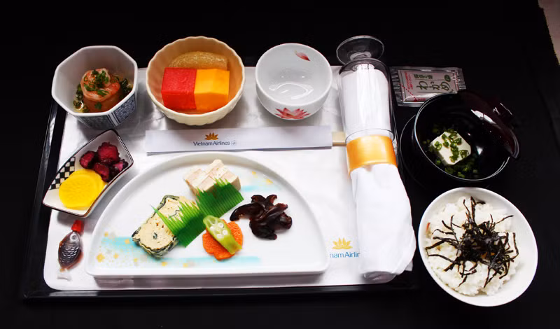Các món ăn Nhật được phục vụ trên chuyến bay của Vietnam Airlines