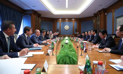 Chủ tịch HĐTV PVN Trần Sỹ Thanh và Tổng Giám đốc PVN Nguyễn Vũ Trường Sơn gặp gỡ và trao đổi hợp tác với ông Alexey Miller - Chủ tịch Gazprom và ban lãnh đạo tại trụ sở Gazprom