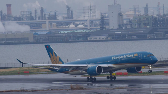 Máy bay A 350 của Vietnam Airlines tại sân bay Haneda