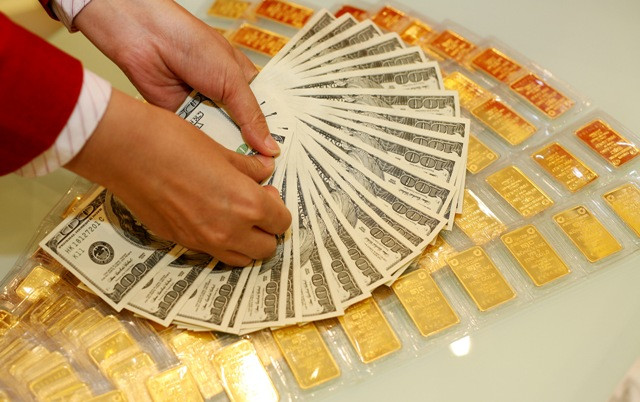 Giá vàng giảm, USD lại nóng lên từng giờ. Ảnh minh họa