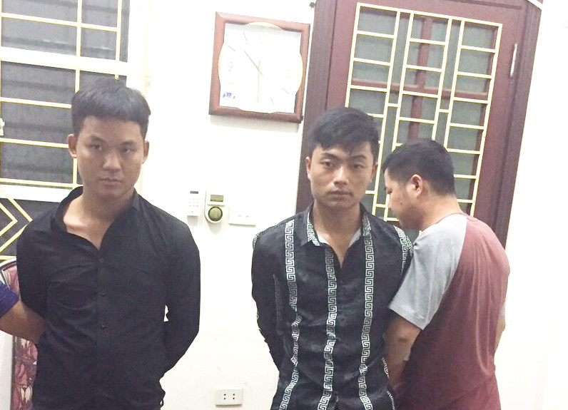 Hai đối tượng tại cơ quan điều tra tỉnh Lào Cai.