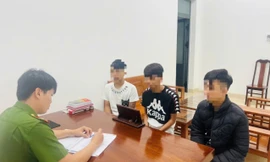 Nhóm thiếu niên khống chế người đàn ông đưa ra nghĩa trang đánh đập, cướp tài sản