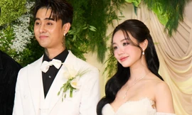 Hai con gái của Cindy Lư mừng mẹ lấy chồng, Đạt G khóc ở lễ cưới