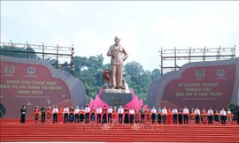 [ẢNH] Tổng Bí thư Tô Lâm dự Lễ khánh thành Tượng đài ‘Bác Hồ ở Tân Trào’