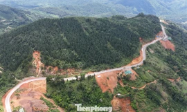 Đường sạt lở tứ phía, đi thế nào tới Đà Lạt?