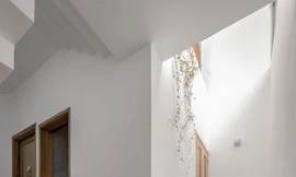 Nhà phố 4 tầng dành khoảng trống cho hoạt động vui chơi của trẻ em