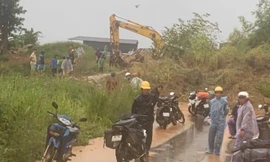 Đèo Đại Ninh sạt lở, quốc lộ 28B ách tắc do mưa lớn