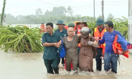 Sơ tán hàng chục hộ dân vùng lũ ở Lâm Đồng