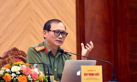 Chuyên gia tội phạm học nói về hiệu ứng tâm lý khiến một số người nổi tiếng 'bất chấp' bảo vệ NTK Công Trí