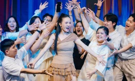 Đêm nhạc chữa lành kín chỗ