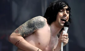  Tình tiết gây sốc trong vụ nam ca sĩ bị đâm 