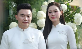 Đám cưới Đỗ Thị Hà tổ chức bên bờ sông Nhật Lệ, rạp cưới mái vòm 