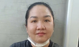 Cầm tại cơ quan công an.