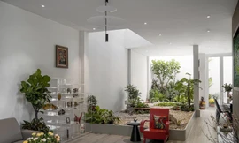 Nhà 3 tầng như villa nghỉ dưỡng giữa phố