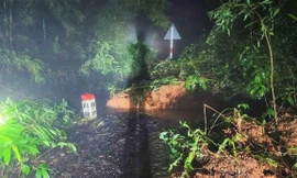 Sạt lở đèo Gia Bắc, giao thông ách tắc