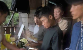 Tiếp cận được 20 người mắc kẹt trên đèo Khánh Lê