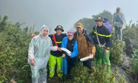 Tìm được 2 khách nước ngoài bị lạc gần 1 ngày ở Vườn Quốc gia Hoàng Liên