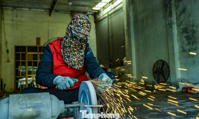 Làng rèn trăm năm tuổi đỏ lửa phục vụ Tết