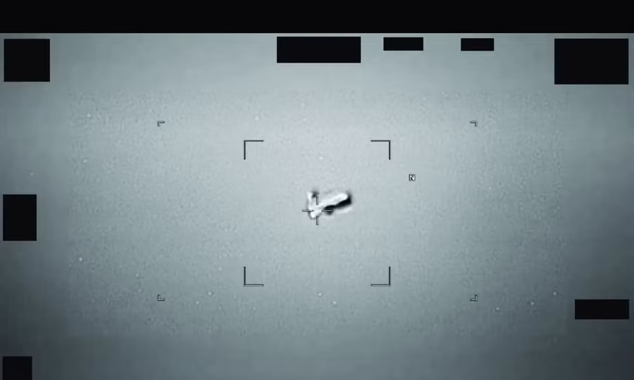 Lầu Năm Góc công bố loạt tài liệu về UFO