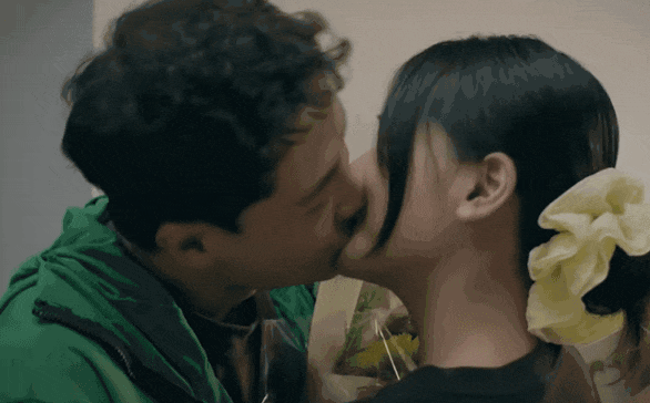 Bội thực vì quá nhiều cảnh hôn của Thanh Sơn