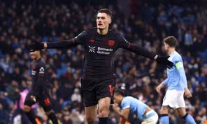Chelsea đại phá Barca, Man City thua sốc trên sân nhà 